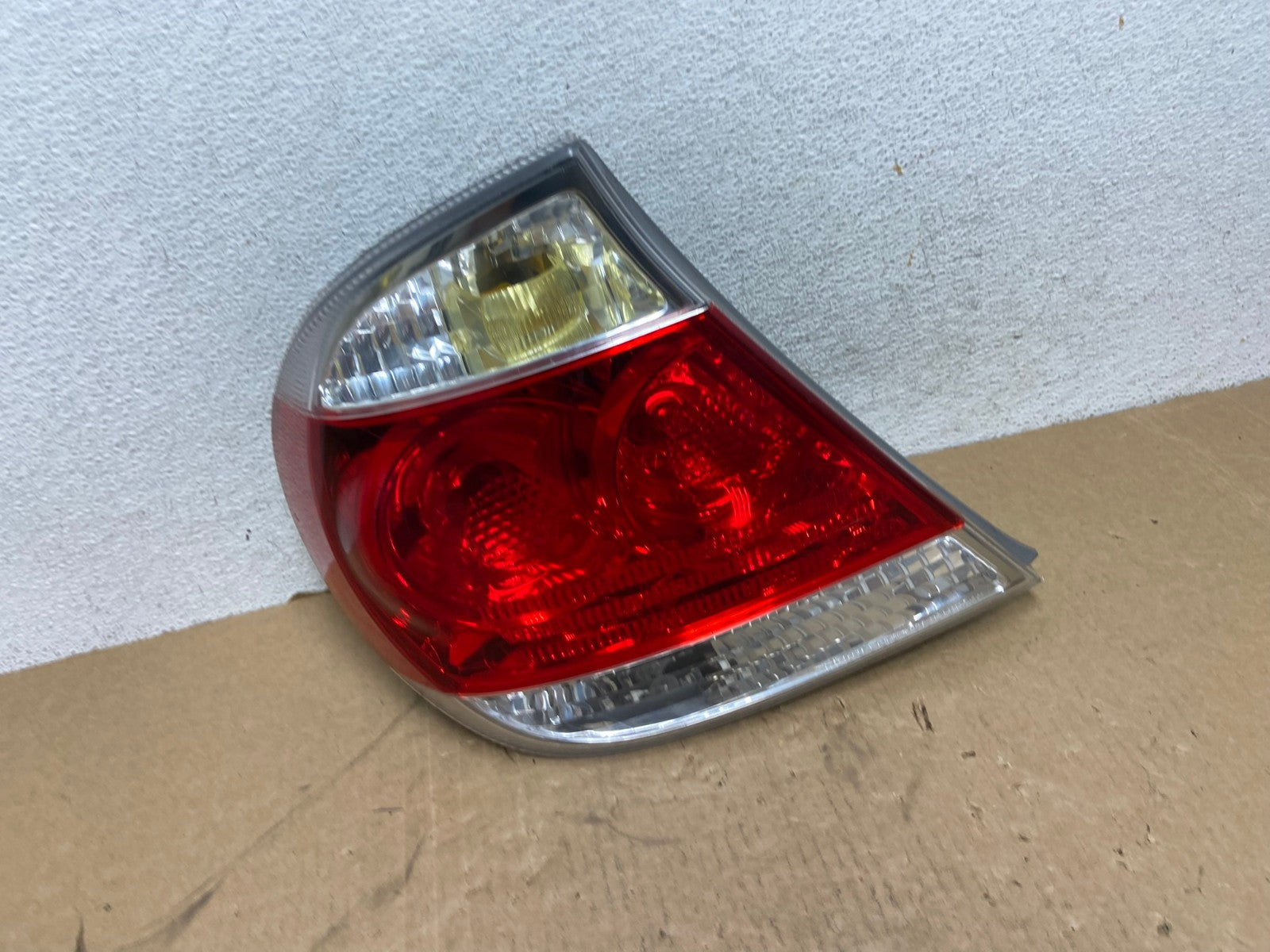 2005 to 2006 Toyota Camry Tail Light Left Driver Lh Side AG0508 LK0
