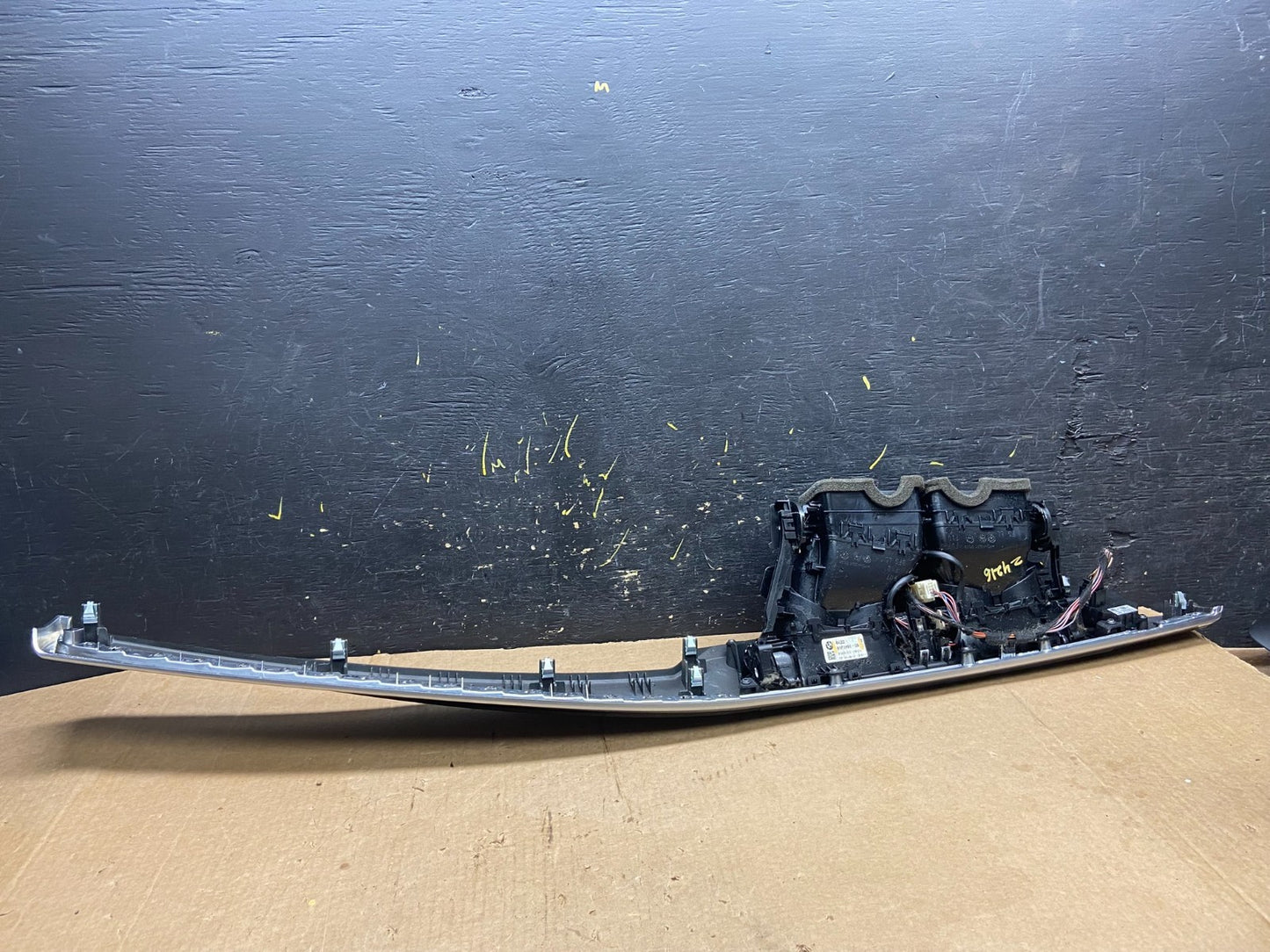 2011 - 2016 BMW 5 F10 Front Center Dash Air Vent Panel Trim OEM Z4216 DG5