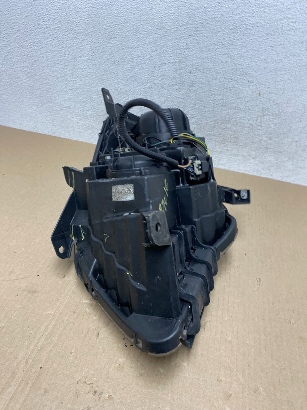 2010 - 2015 Chevrolet Equinox Halogen Headlight Right Passenger Side AE7016 DW8