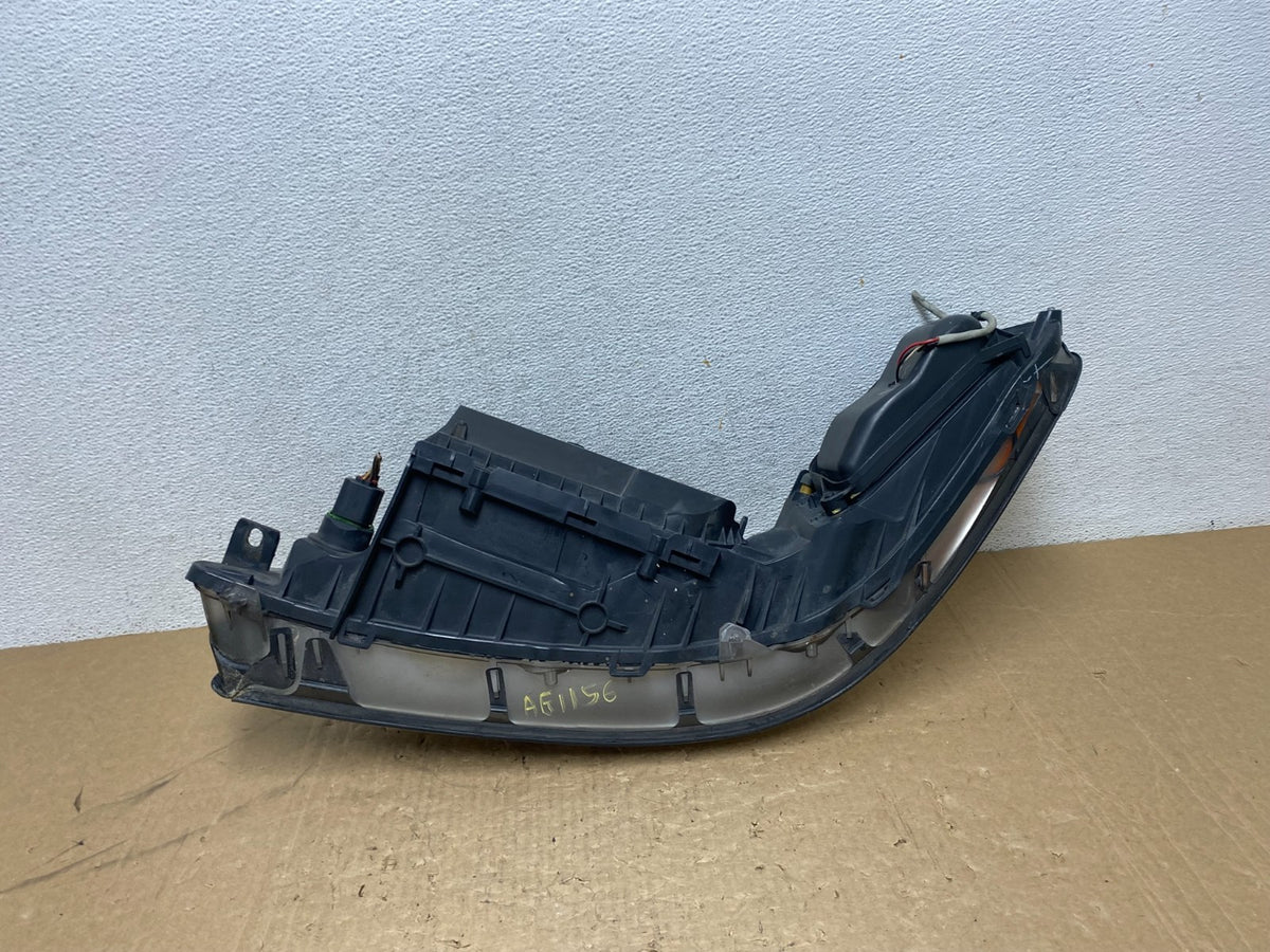 2005 to 2011 Lincoln Town Car Right Passenger Rh Side Headlight AG1156 DW8