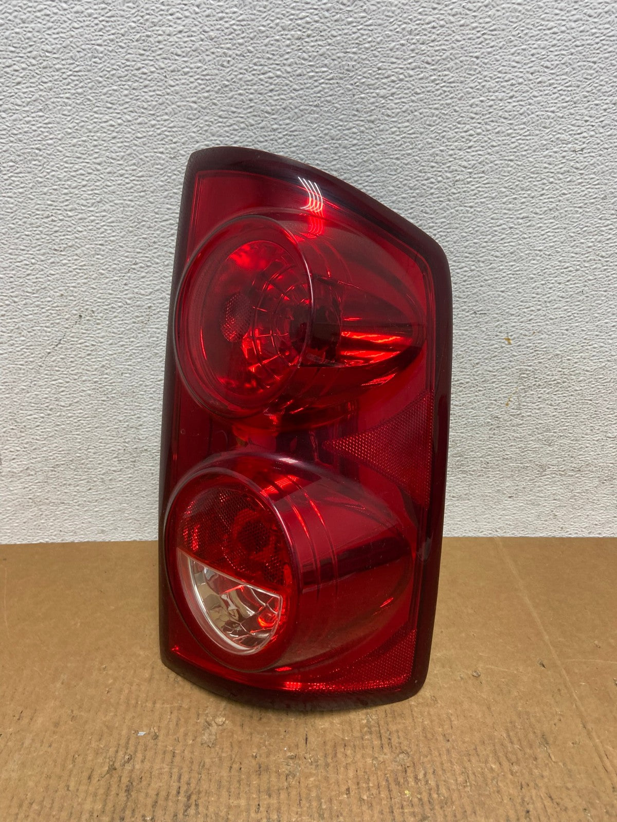 2007 - 2009 Dodge Ram 1500 2500 Right Passenger Rh Side Tail Light TYC AE1547 LK0