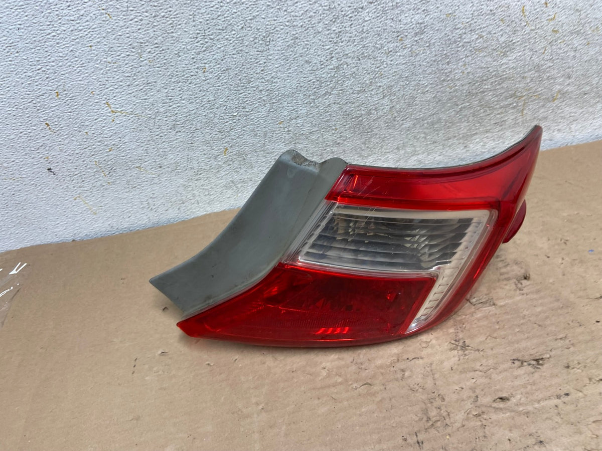 2012 2013 2014 Toyota Camry Right Passenger RH Side Tail Light AI1048 LK2