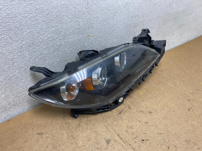 2004 to 2009 Mazda 3 Sedan Right Passenger Rh Side Headlight Oem X7248 GD2