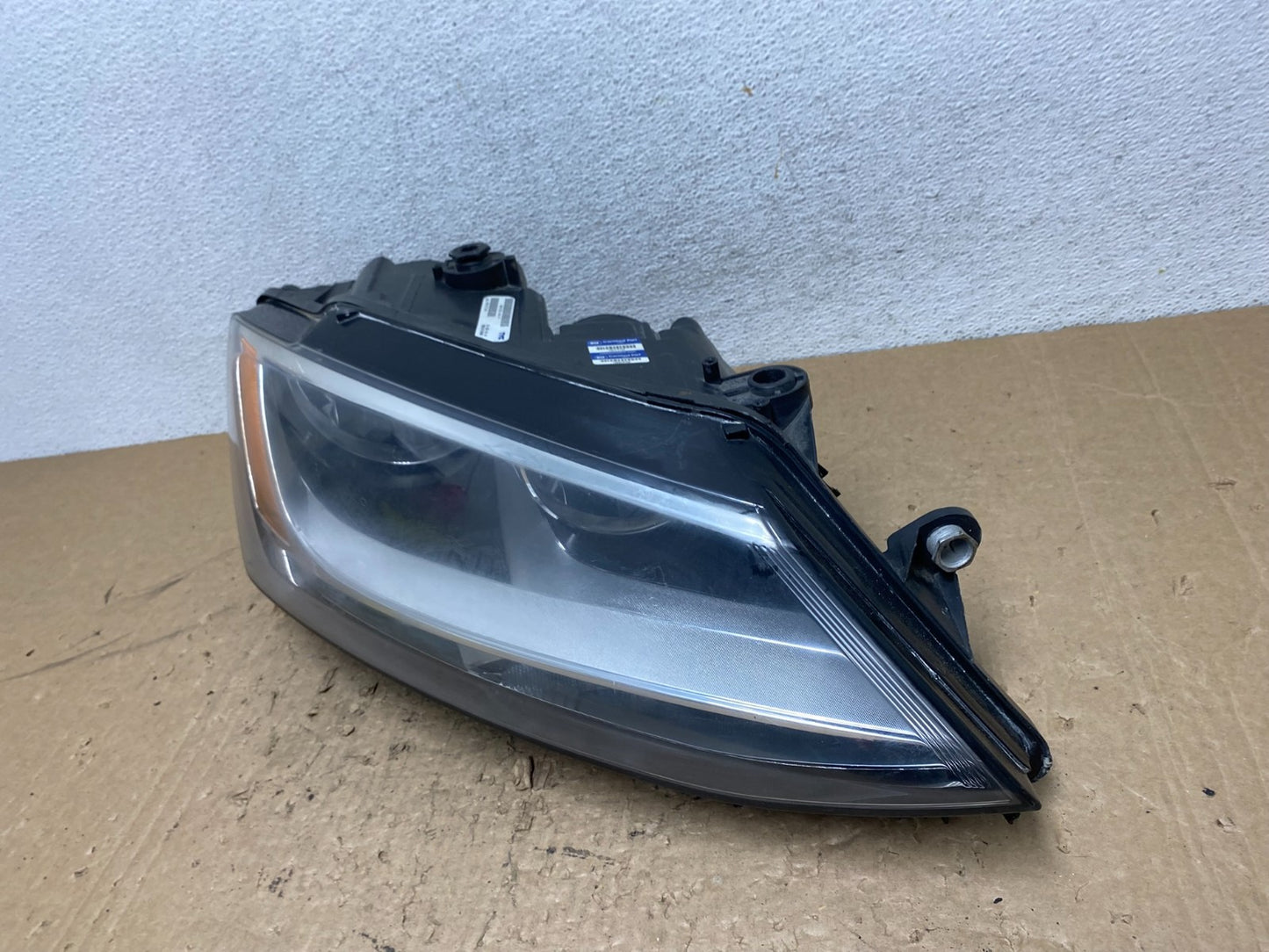 2011 to 2014 Volkswagen Jetta Right Passenger RH Headlight Halogen AG1424 DW1