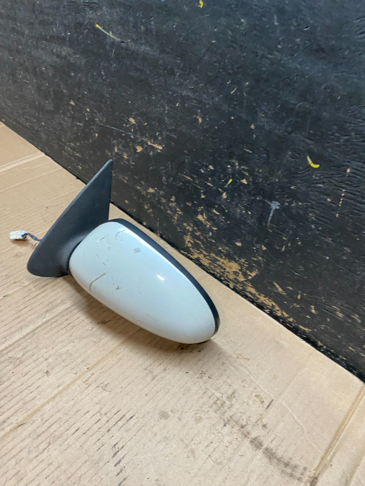 2000 to 2004 Infiniti i30 i35 Front Left Driver LH View Door Mirror OEM V9763 DG1