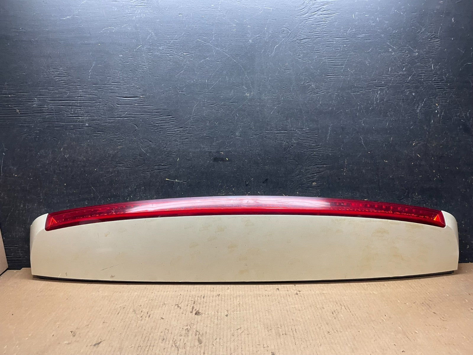 2007 - 2014 Cadillac Escalade Rear Upper Spoiler 3rd Third Brake Light AA2432 DG0