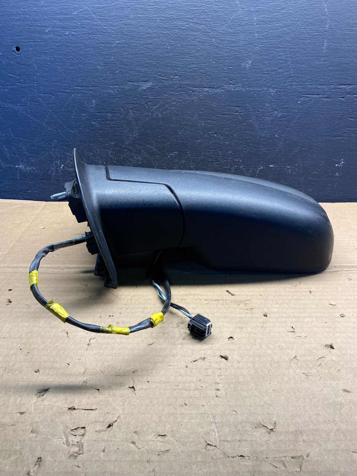 2007 to 2013 Chevrolet Tahoe Silverado Suburban Left Driver Mirror AC8794 DW2