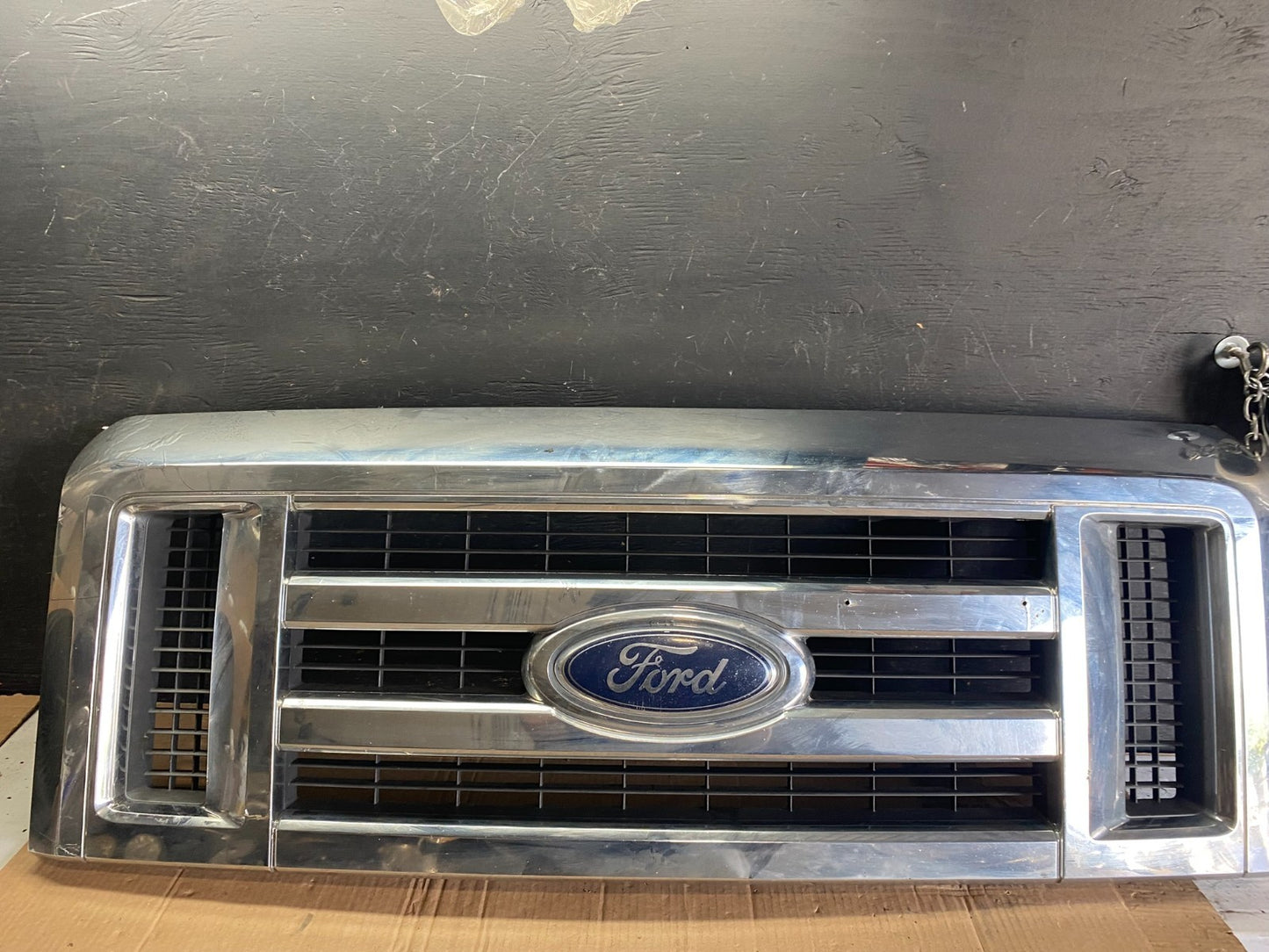 2008-2014 Ford Econoline E150 E250 Front Upper Chrome Grill Grille Oem Q0528 DG0