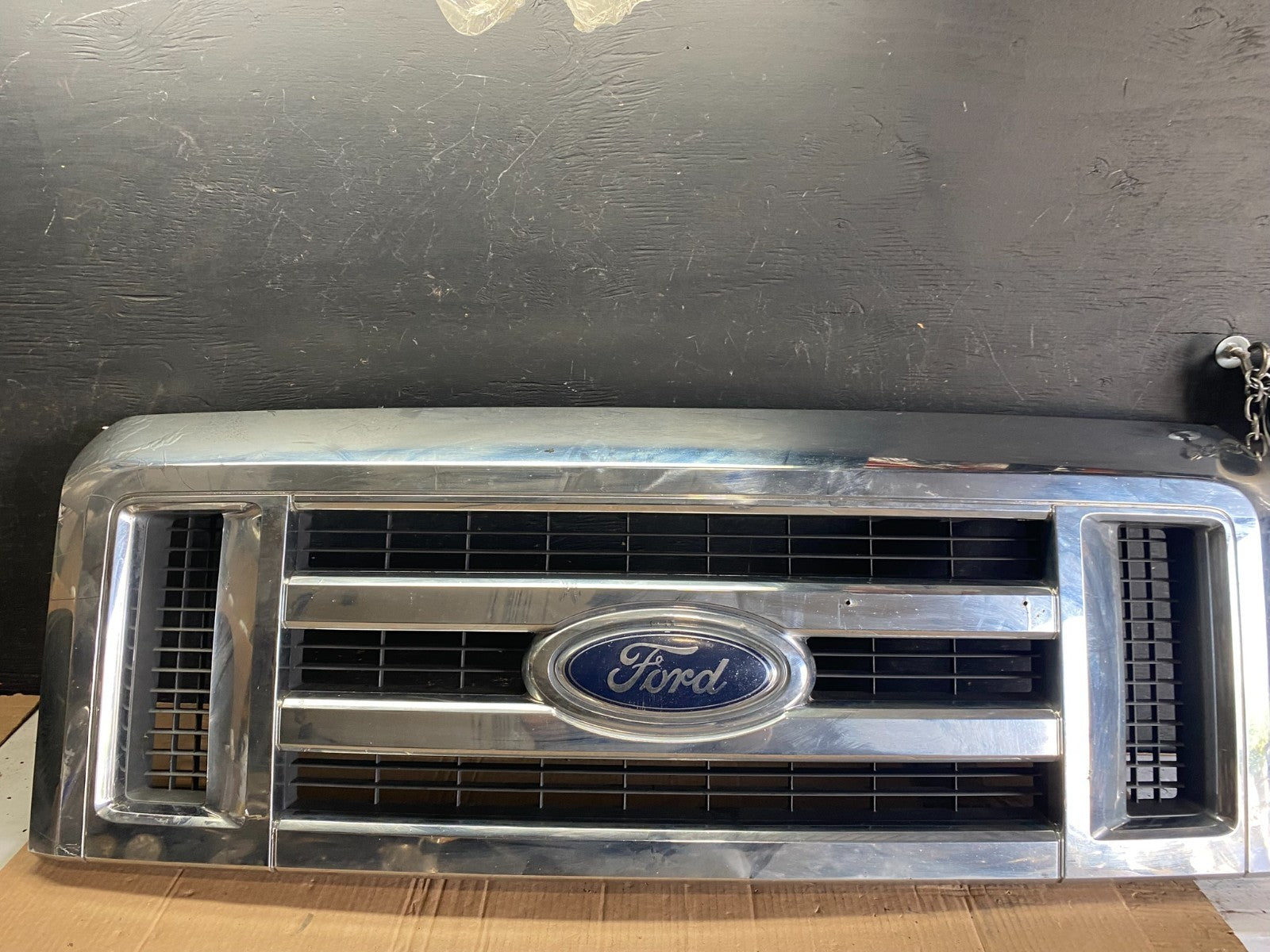 2008-2014 Ford Econoline E150 E250 Front Upper Chrome Grill Grille Oem Q0528 DG0