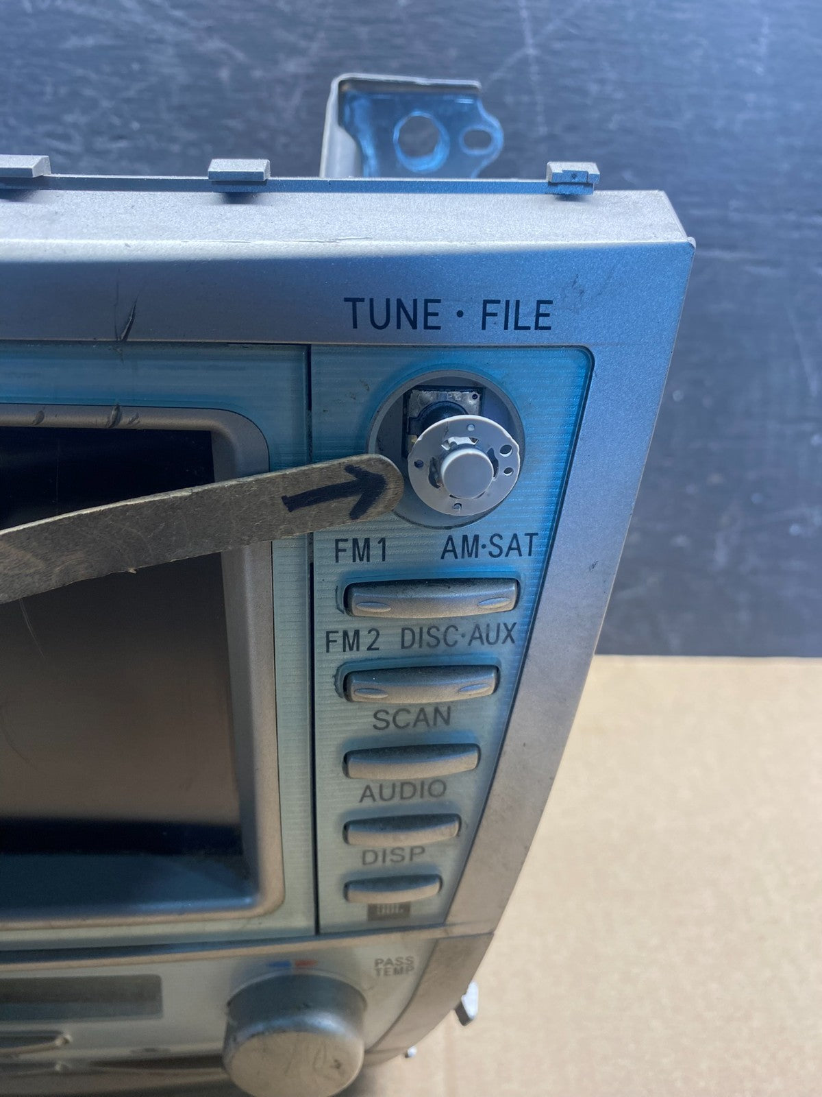 2007 to 2009 Toyota Camry Radio CD Player Climate Control Bezel ah1745 DG2