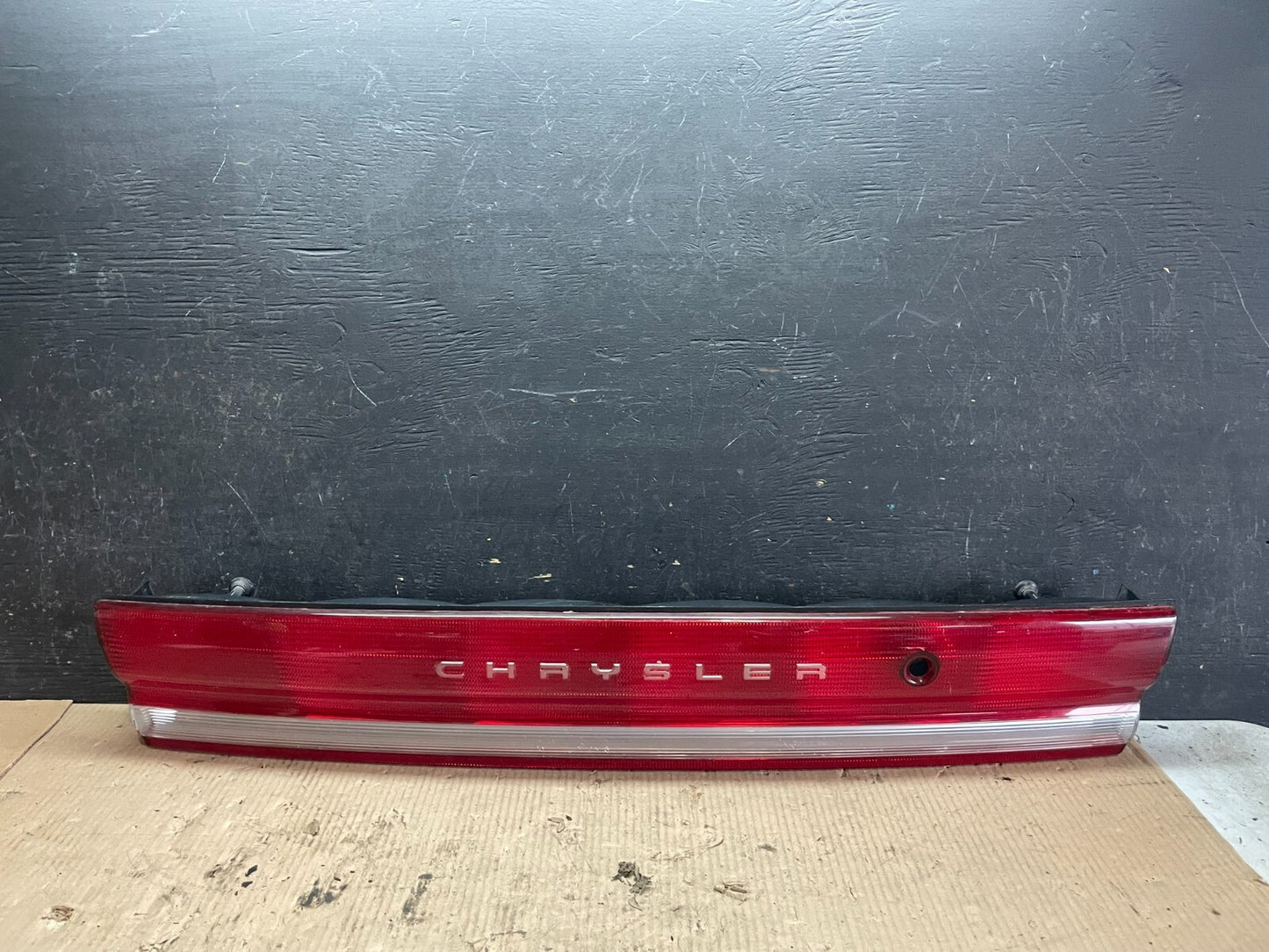 1993 to 1997 Chrysler Concorde Center Trunk Tail light L9384 PS0
