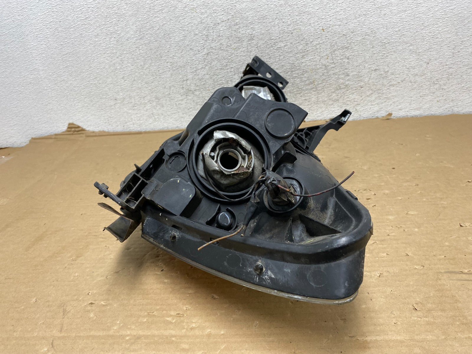 2003 - 2007 Honda Accord Right Passenger RH Side Halogen Headlight AG9242 DW6