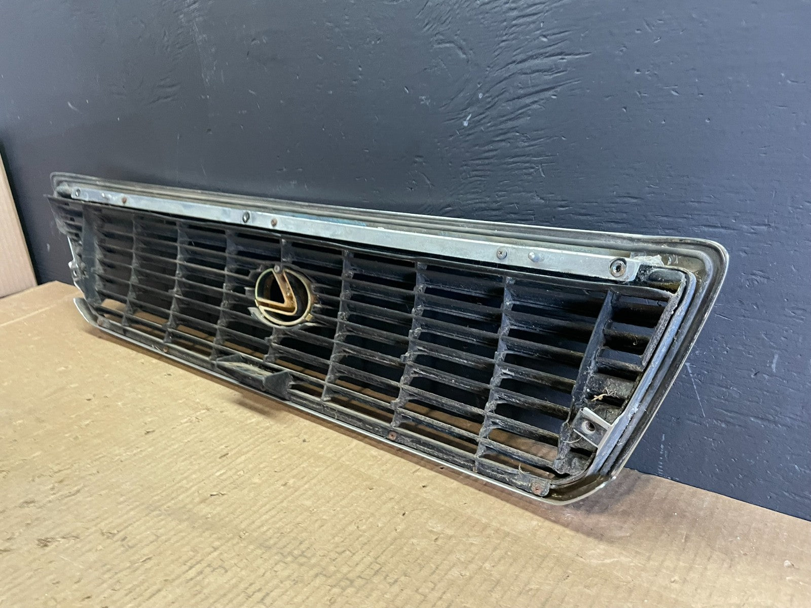 1998 to 2000 Lexus LS400 Front Grille Grill OEM AB3284 DG5