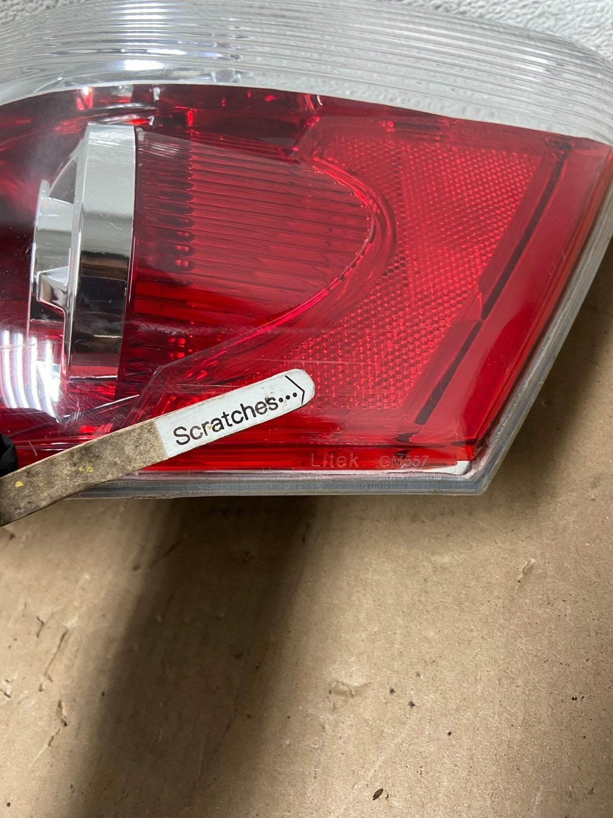 2007 to 2012 GMC Acadia Halogen Tail Light Right Passenger RH Side AD6523 DW4