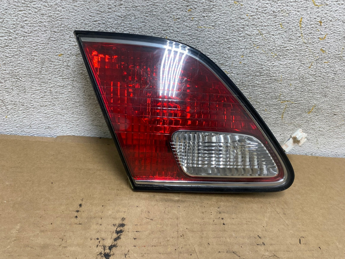 2002 2003 2004 Lexus ES300 ES330 Left Driver Lh Inner Tail Light AH7947 LK0