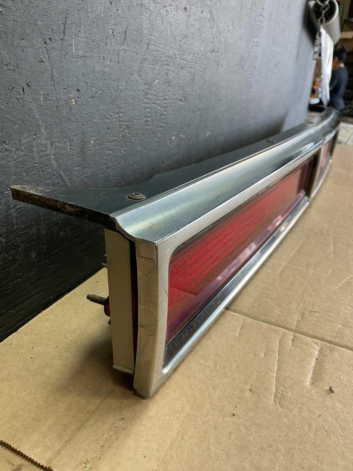 1995 to 1997 Lincoln Town Car Center Trunk Brake 3RD Tail Light af5285 DG2
