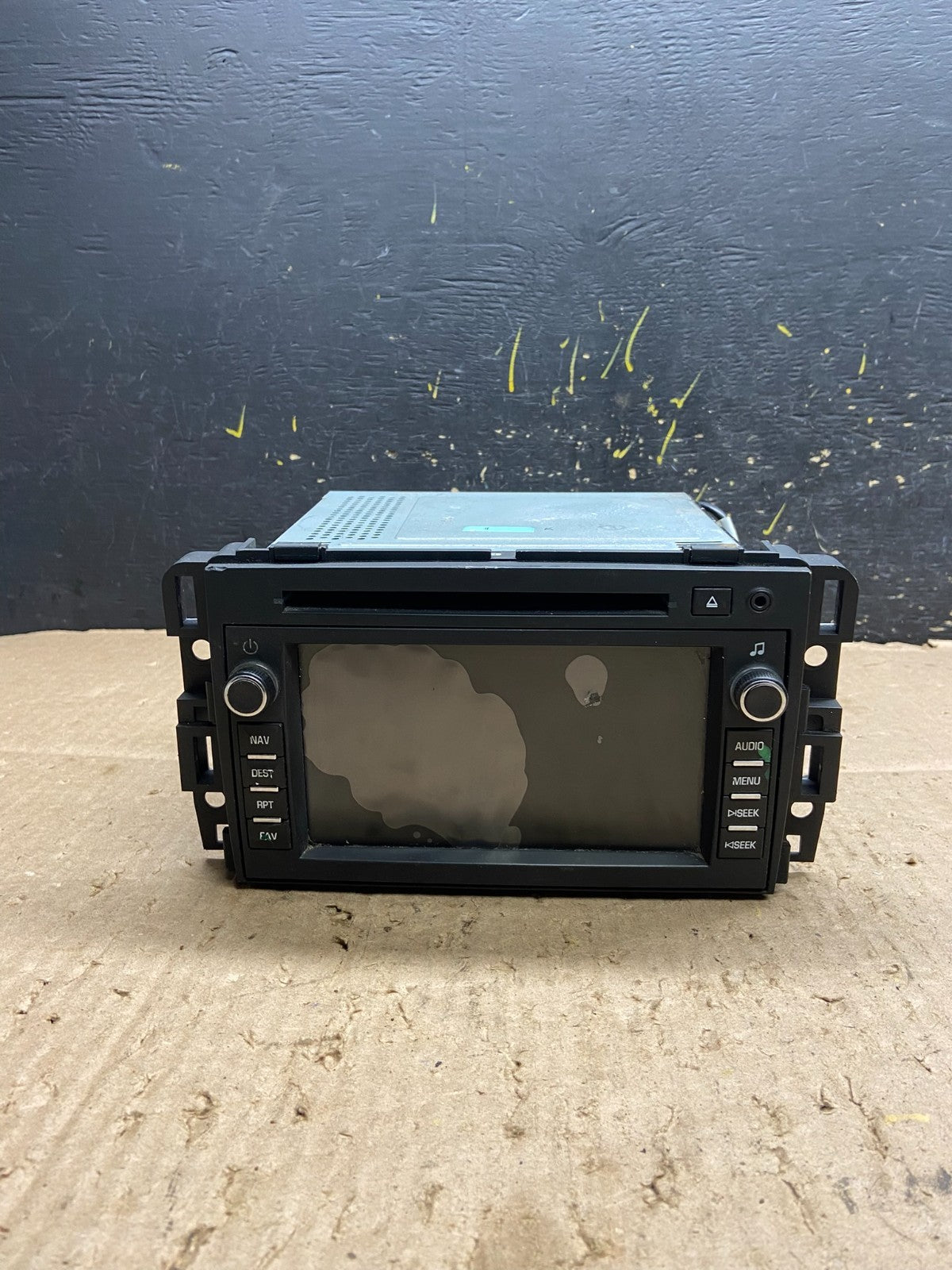 2010 2011 Buick Enclave Radio Stereo CD Player Screen Display Y7772 DG0