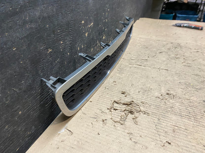 2010 to 2011 Kia Soul Upper Front Upper Engine Radiator Grill Grille V4407 DG2