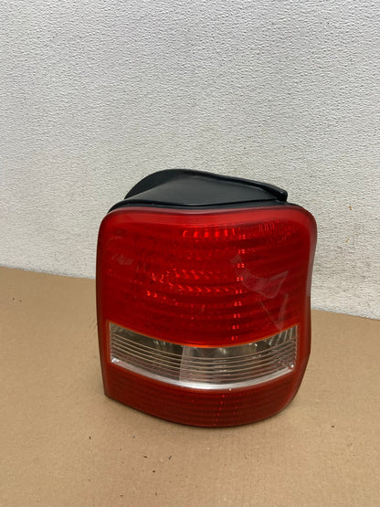 2003 2004 2005 Kia Sedona Right Passenger RH Side Tail Light AF2993 LK0