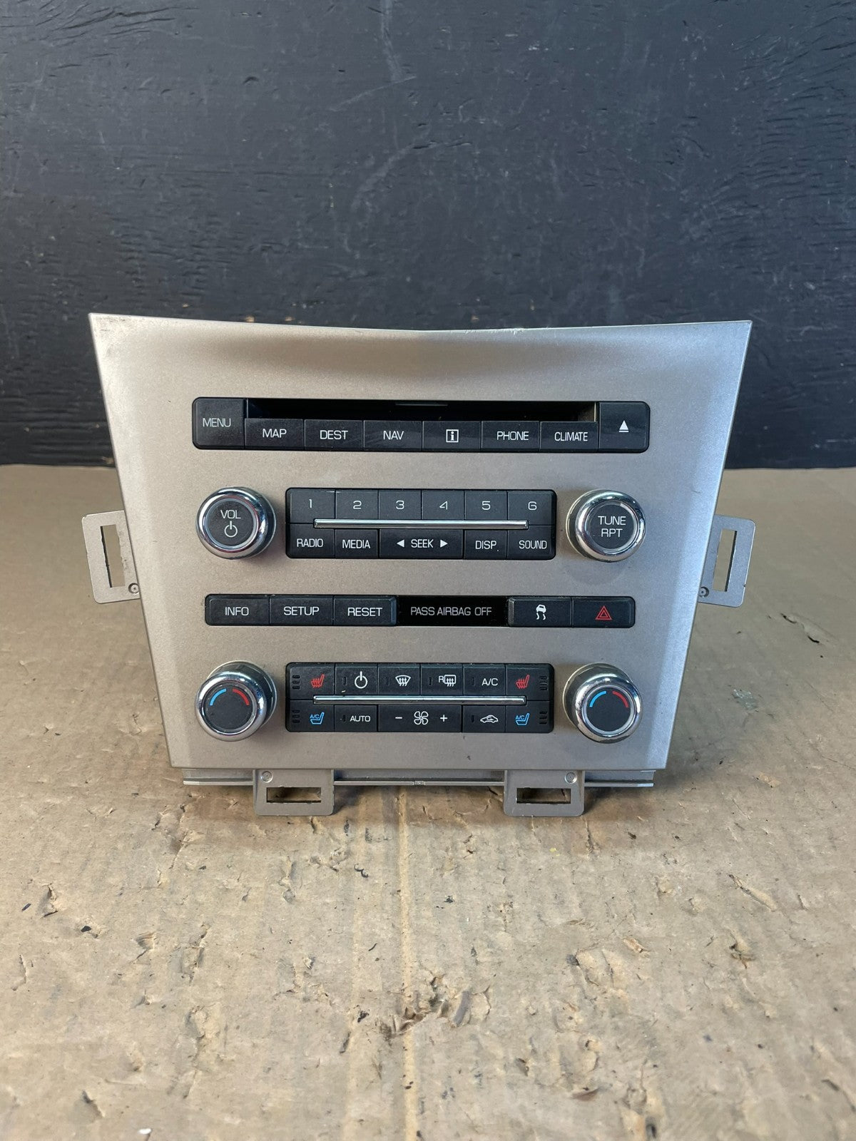 2011-2012 Lincoln Mkt Am Fm Cd Player Radio Receiver AD5978 DG0