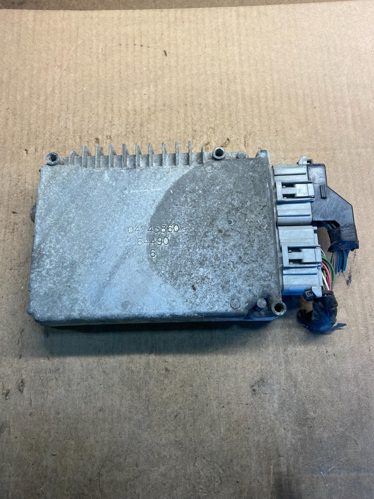 1998 Chrysler  Caravan  3.8L Engine Control Module P04748229AI z8623 DG0