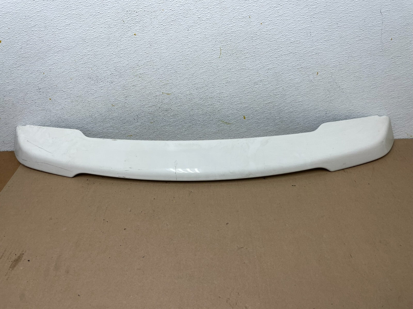 2008 to 2014 Land Rover LR2 Rear Trunk Tail Light Lift Gate Spoiler 4002P0