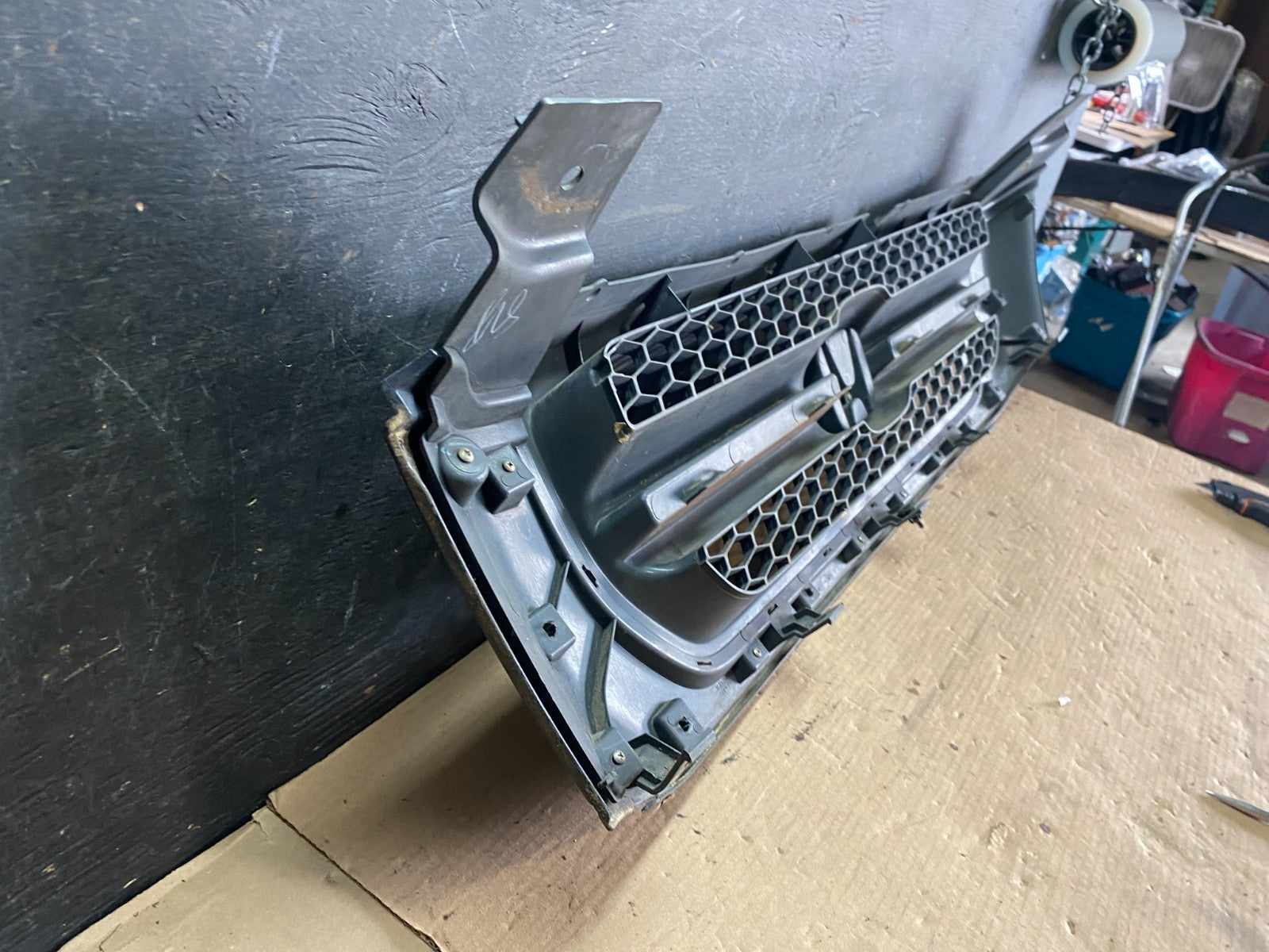 2003 2004 2005 Honda Pilot Front Upper Grill Grille Oem O8146 DG12