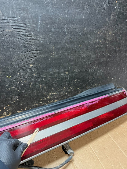 1986 to 1987 Buick Somerset Skylark Trunk Rear Center Tail Light Panel Z5859 PS9