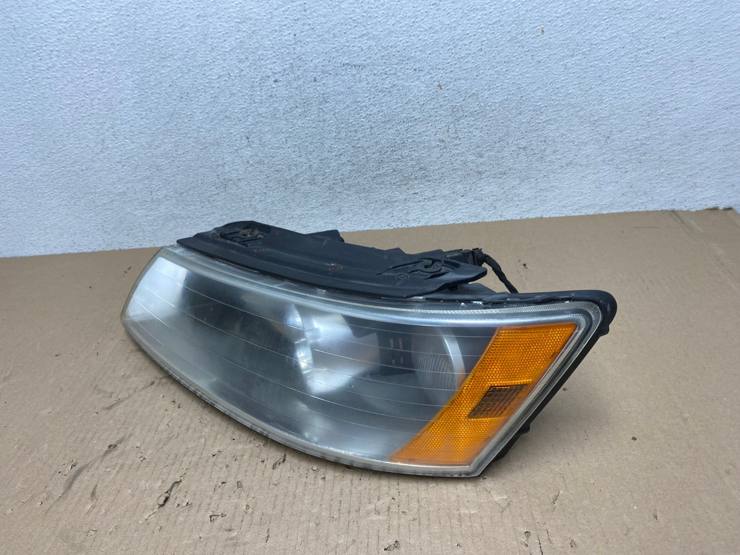 2006 to 2008 Hyundai Sonata Left Driver LH Side Headlight Halogen AE8786 LK1