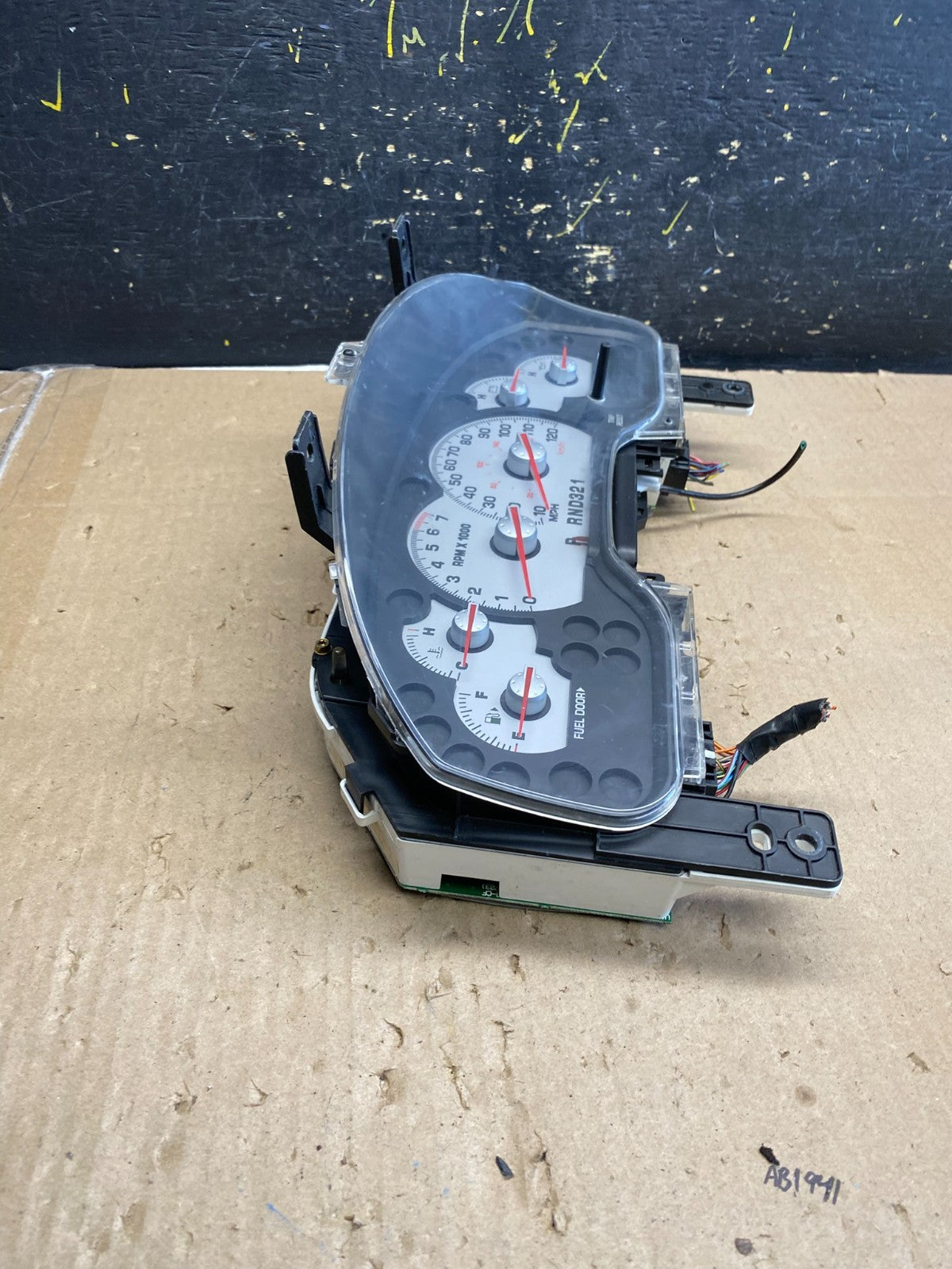 2004 2005 Mercury Mountaineer Instrument Cluster Speedometer Gauge OEM ab2187 DG1
