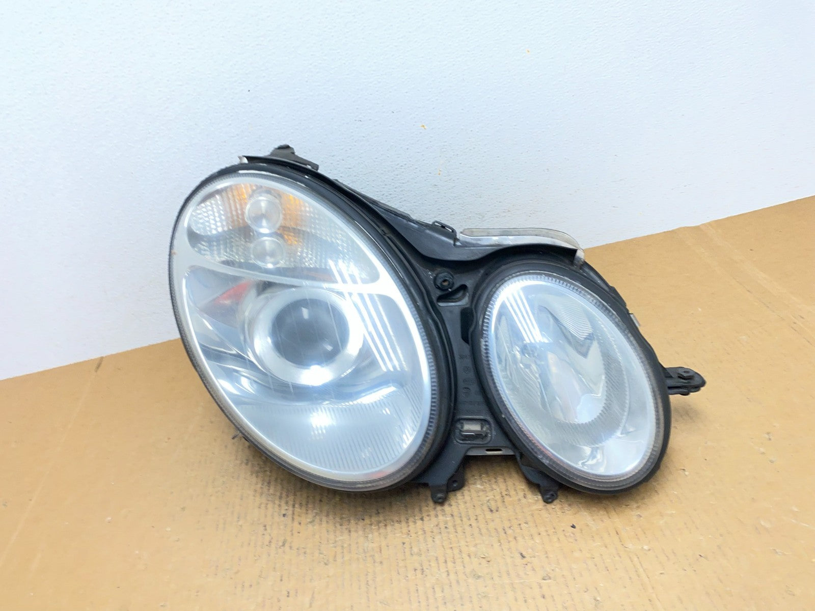 2003-2006 Mercedes E E320 E350 Class Right Passenger Halogen Headlight AE1368 DW0