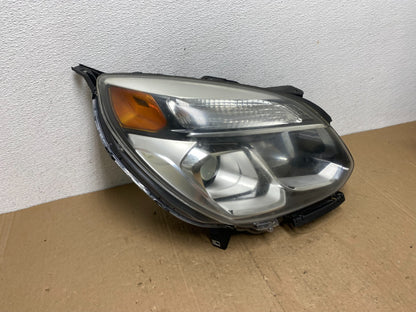 2016-2018 Chevrolet Equinox Right Passenger RH Halogen Headlight AC5735 DW2