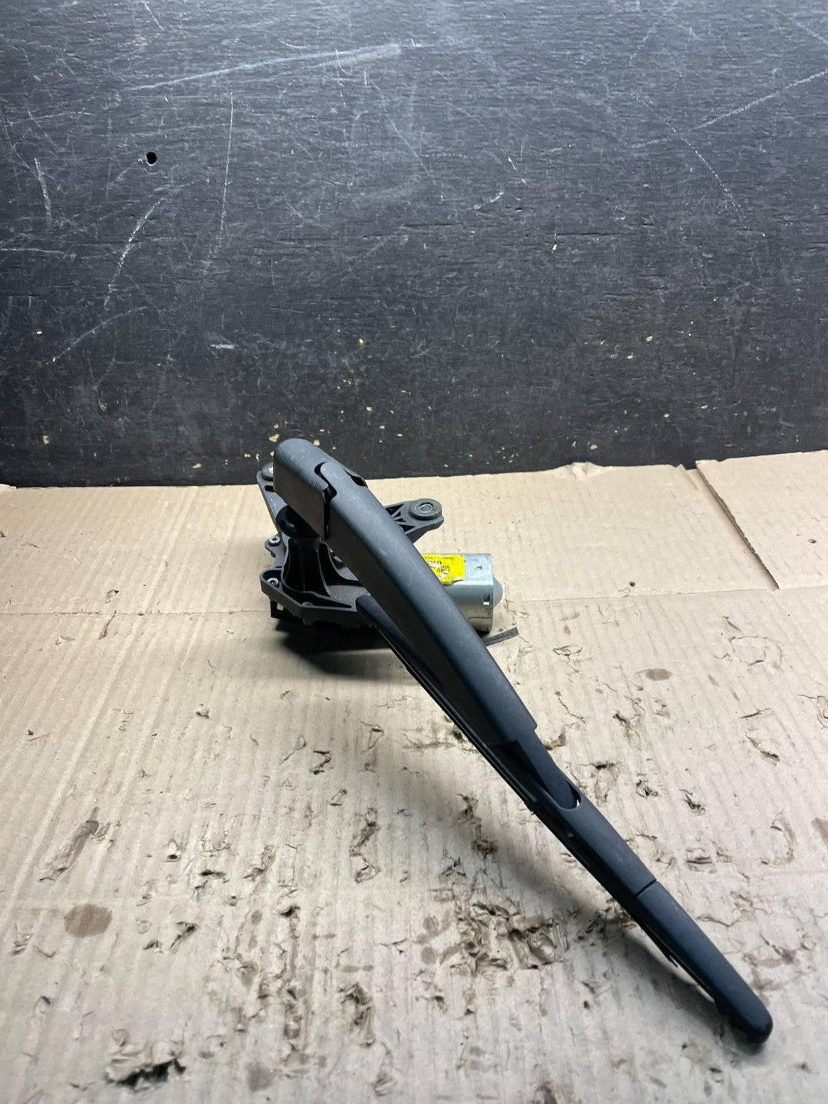 2013 to 2020 Buick Encore Windshield Rear Wiper Motor x8306 DG3