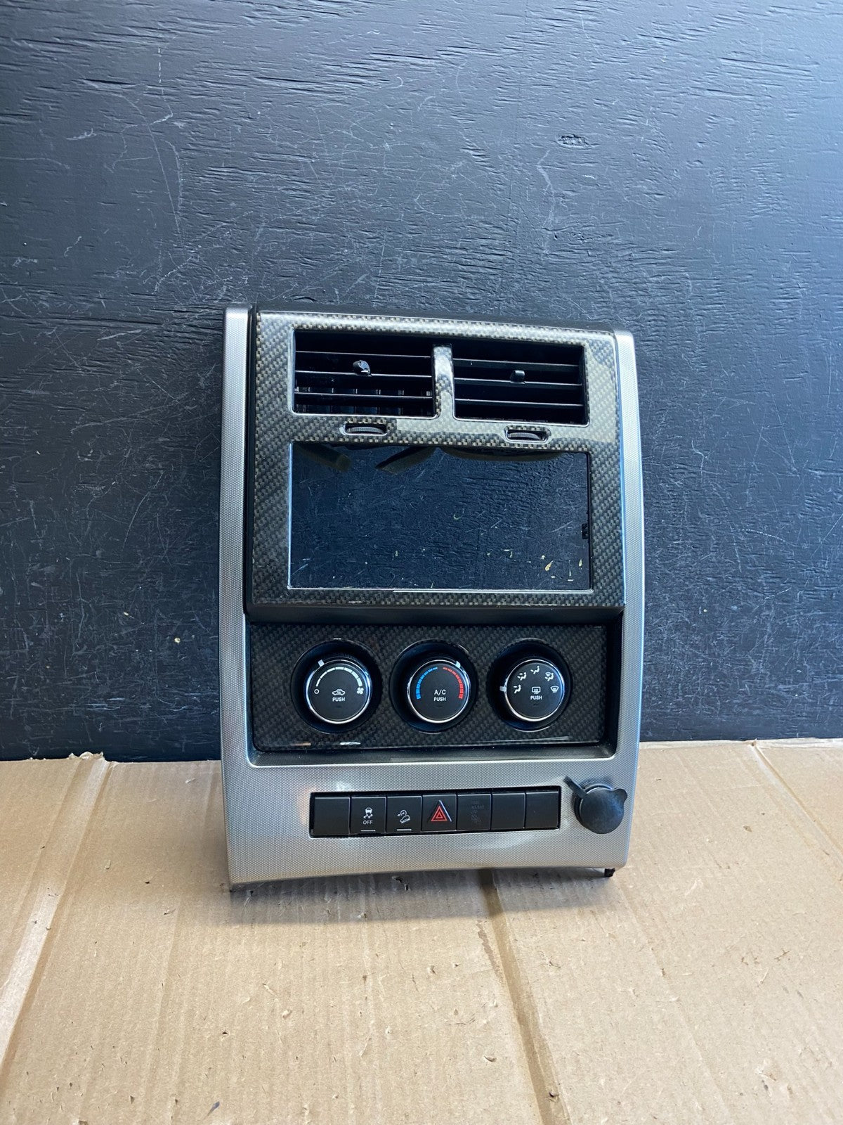 2008 to 2012 Jeep Liberty Dash Climate Temperature Control Radio Bezel AH5577 DW0