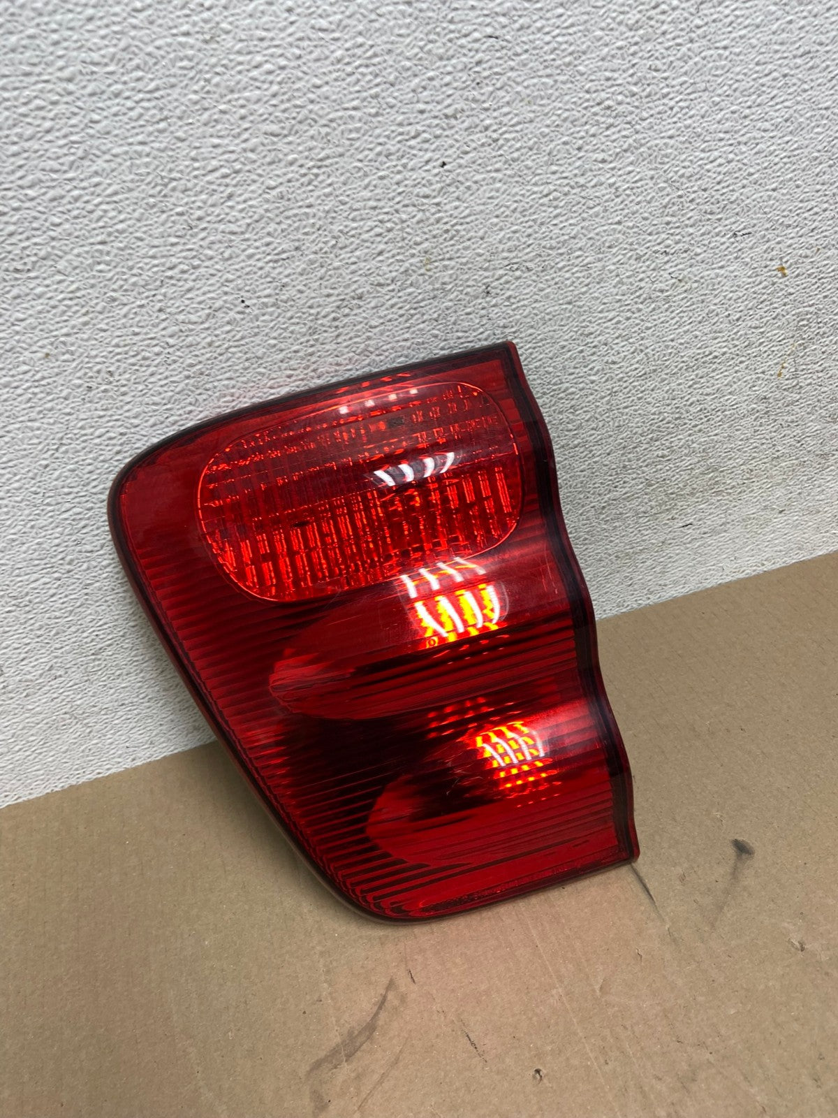 2001- 2004 Toyota Sequoia Right Passenger RH Side Tail light Inner AE6990 LK2