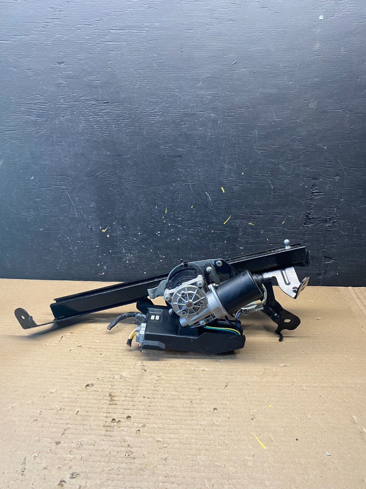 2006 - 2012 Hyundai Entourage Power Trunk Motor Assembly 81770-4D101 s2807 DG4