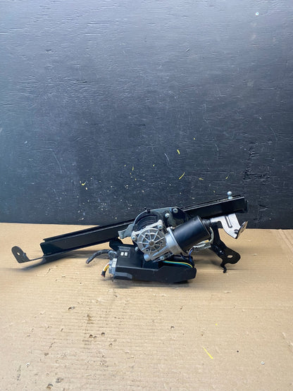 2006 - 2012 Hyundai Entourage Power Trunk Motor Assembly 81770-4D101 s2807 DG4