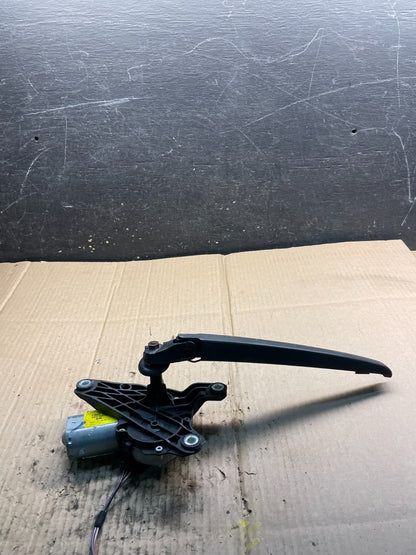 2007 to 2013 BMW X5 E70 Rear Windshield Wiper Motor OEM X3969 DG1
