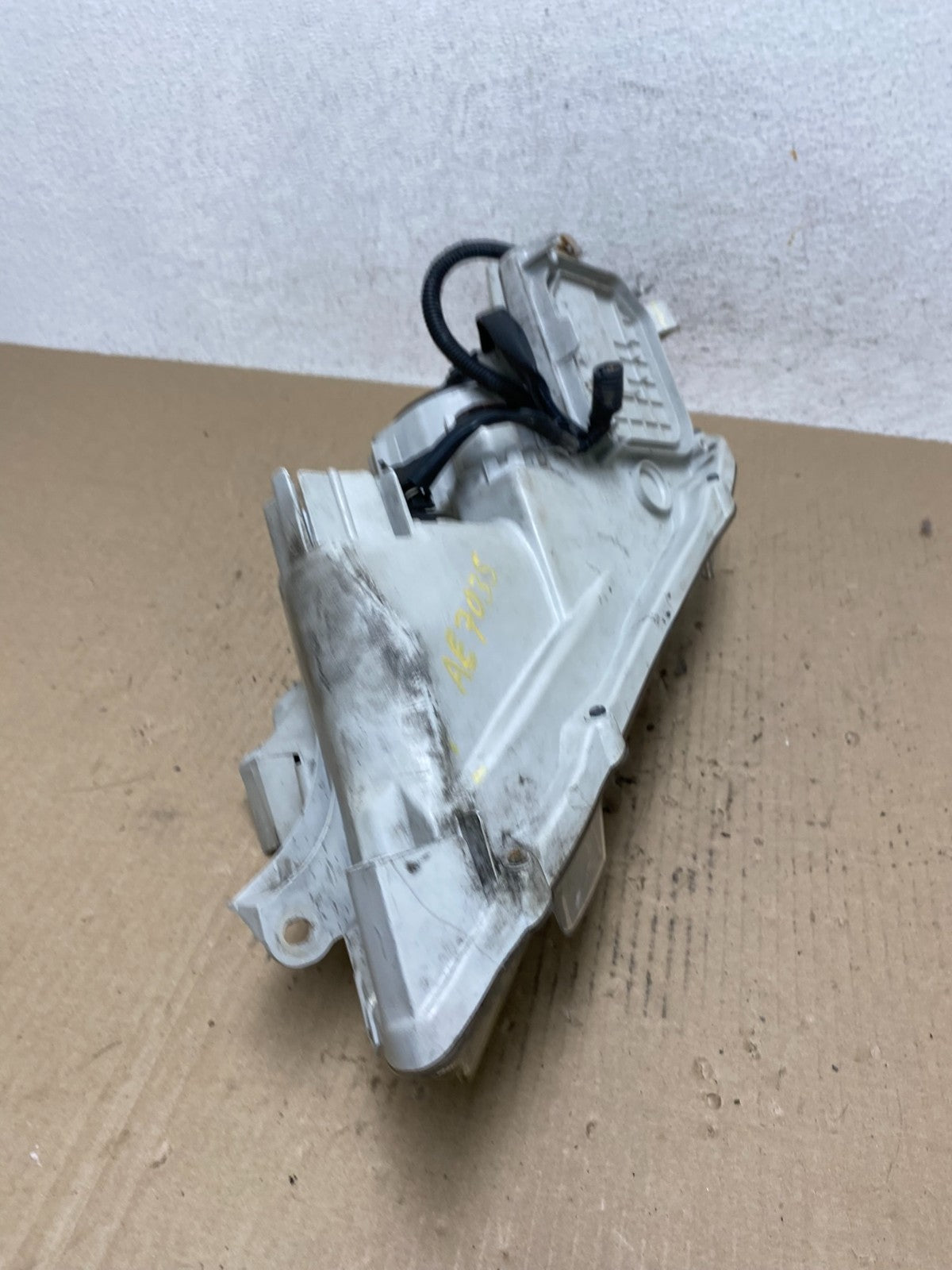 2007 - 2009 Toyota Camry Halogen Right Passenger Headlight AE7035 DW9