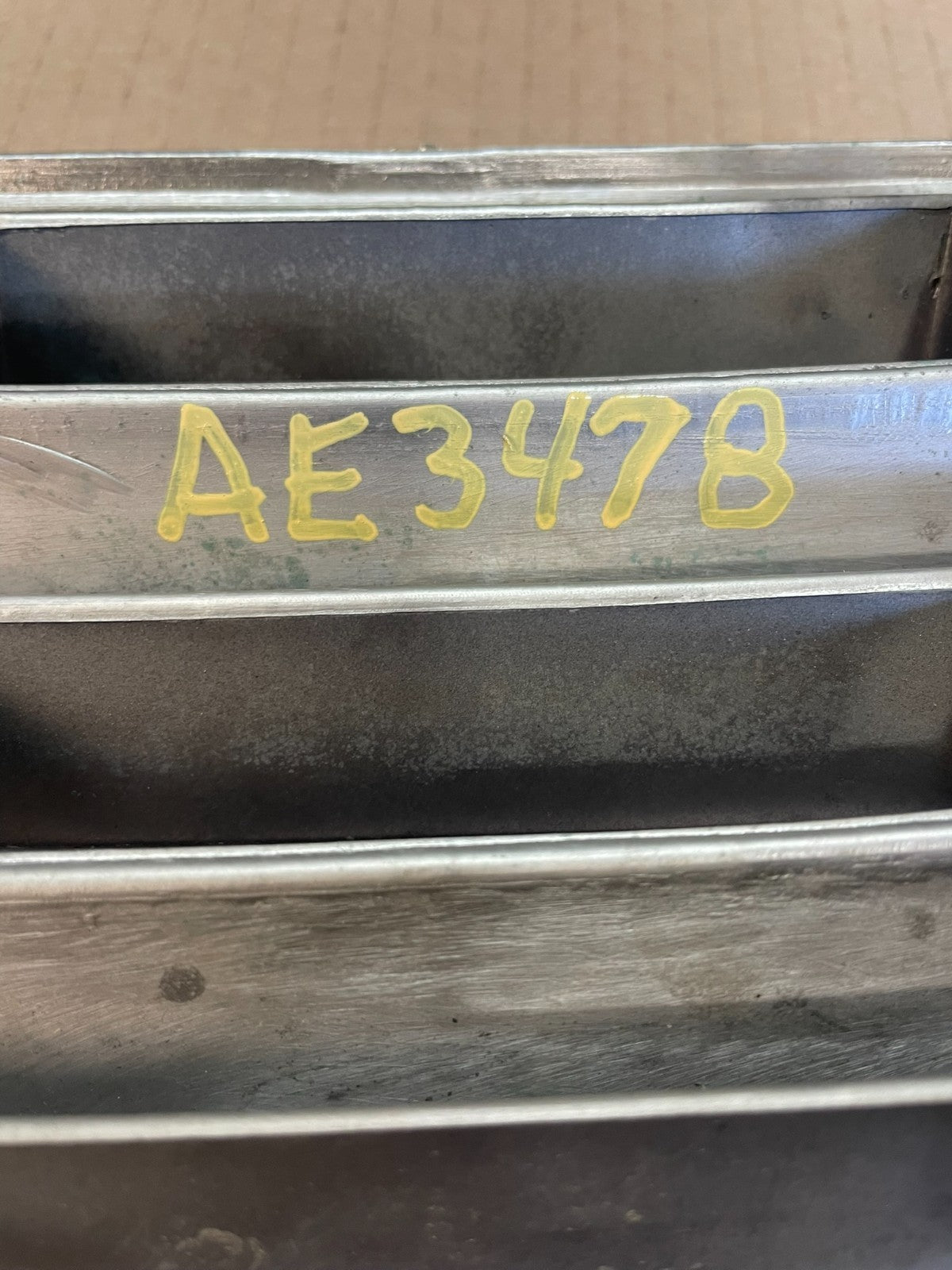 2000 to 2001 Toyota Camry Front Upper Grill Grille AE34784