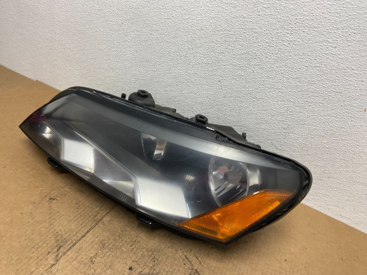 2012-2015 Volkswagen Passat Left Driver LH Side Halogen Headlight OEM AC3717 DW1