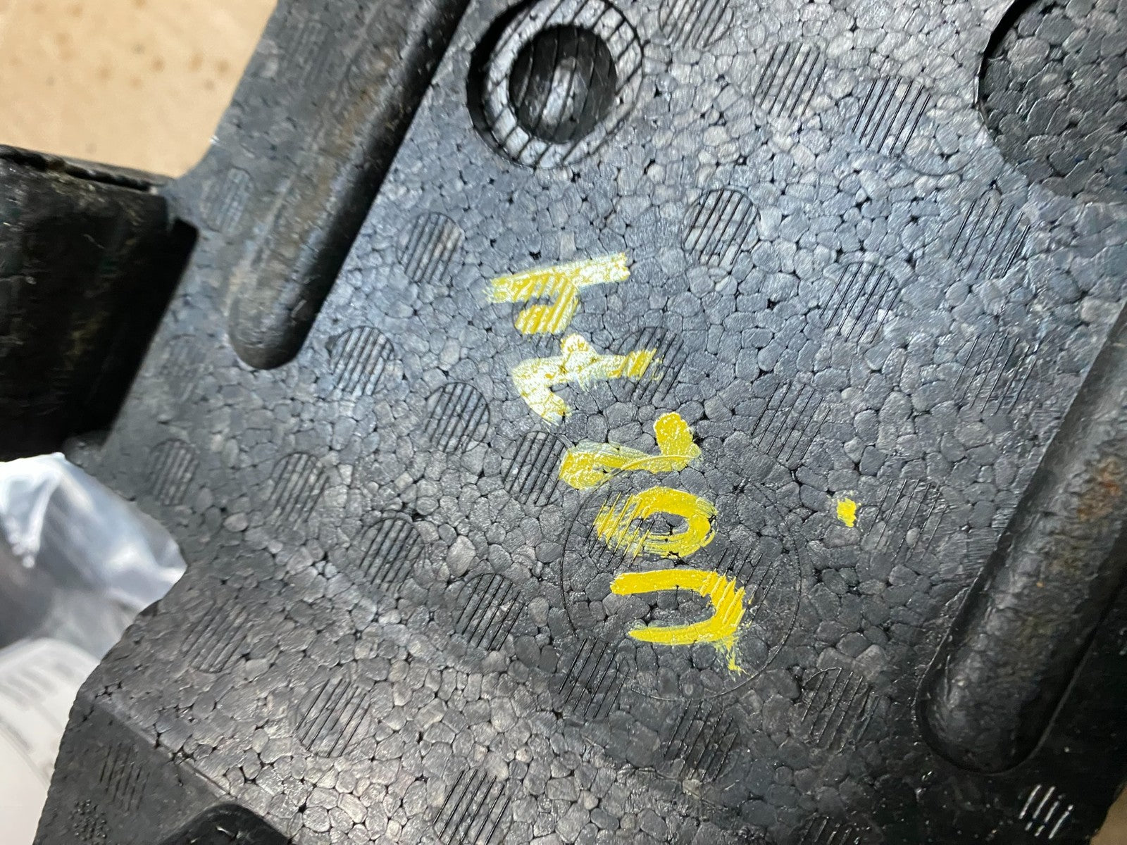 2000 to 2002 Jaguar S-Type Front Bumper Foam Energy Impact Absorber U0274 DG7
