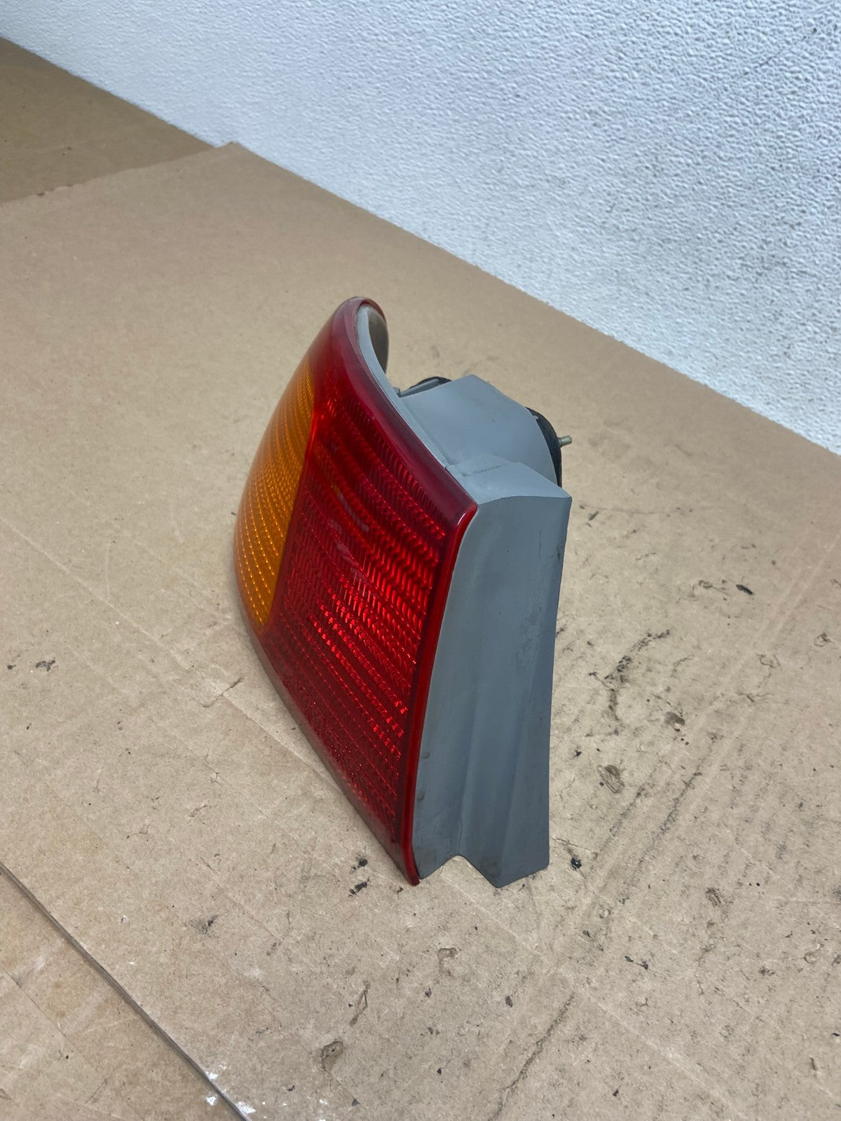 1998 1999 2000 Toyota Corolla Left Driver Lh Side Tail light AE6107 LK1