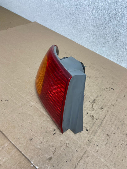 1998 1999 2000 Toyota Corolla Left Driver Lh Side Tail light AE6107 LK1
