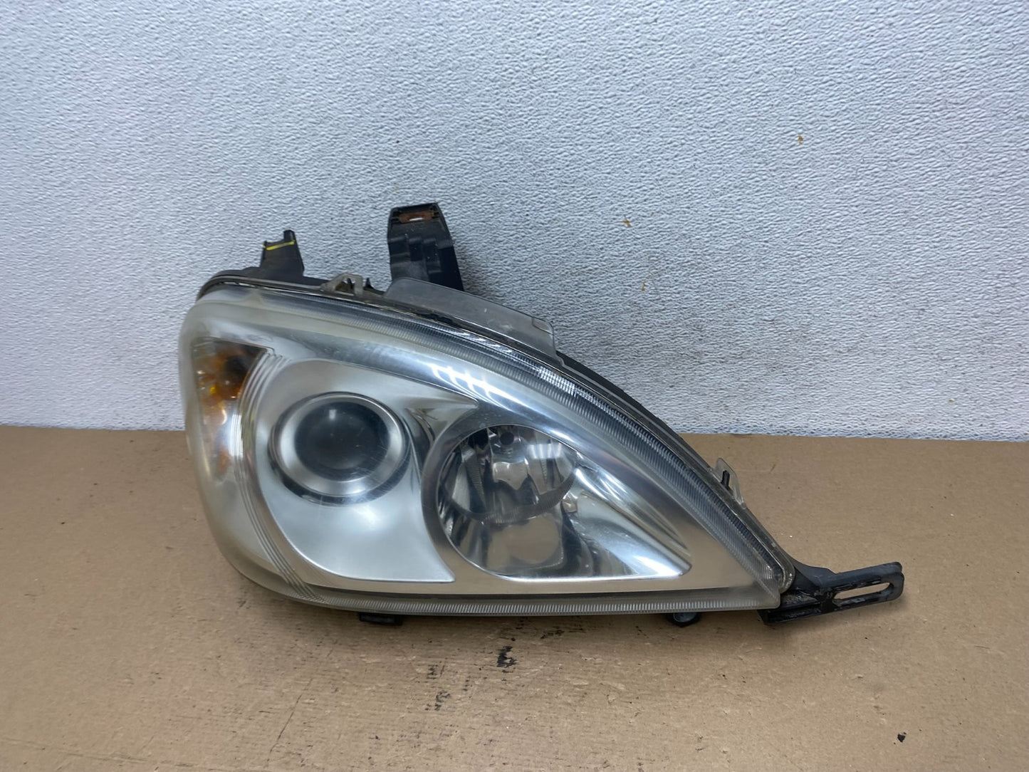 2002 - 2005 Mercedes ML ML350 ML500 Right Passenger Halogen Headlight AF4635 DW1