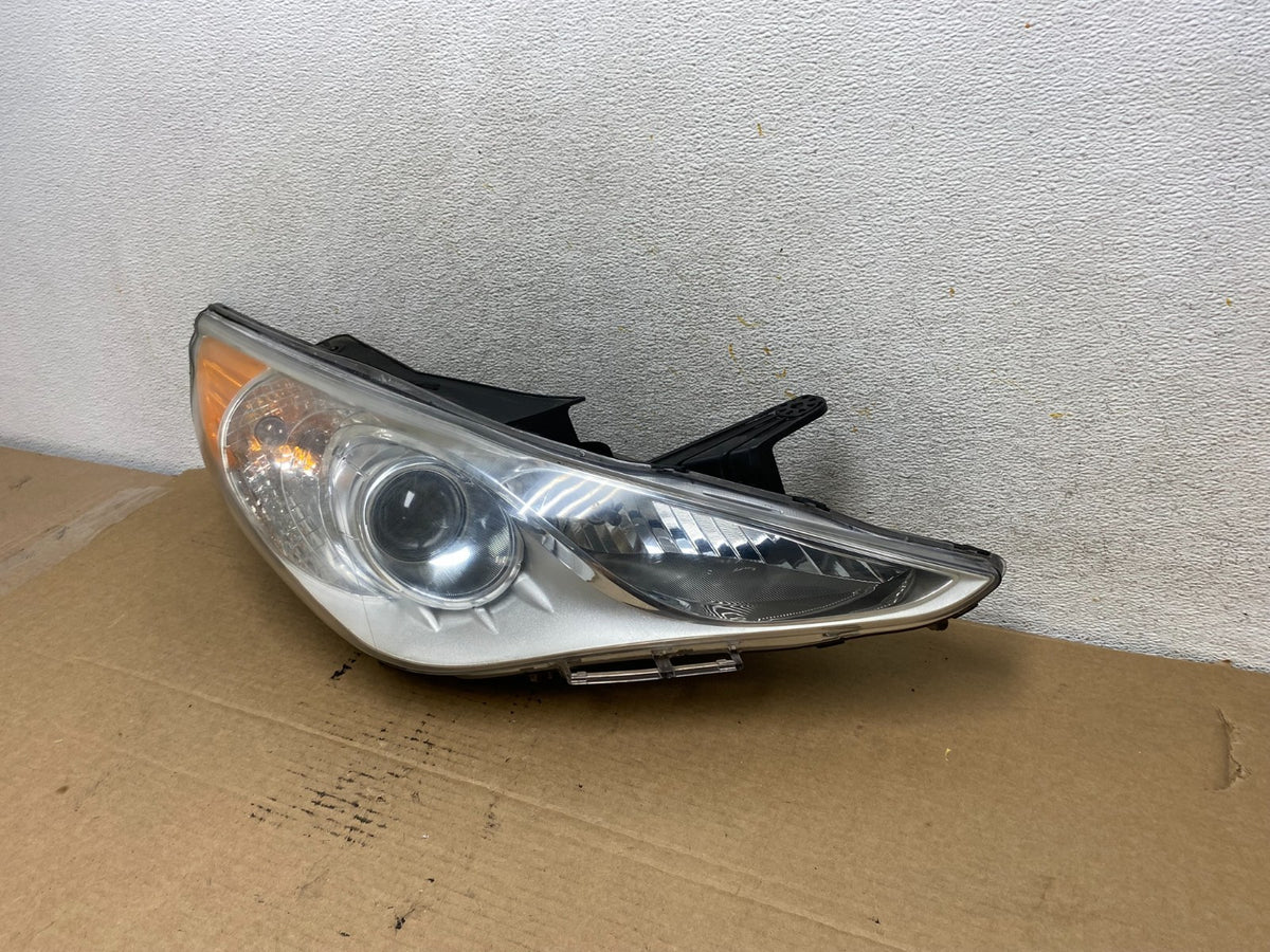 2011 - 2014 Hyundai Sonata Right Passenger Rh Side Headlight Halogen AH4001 DW2