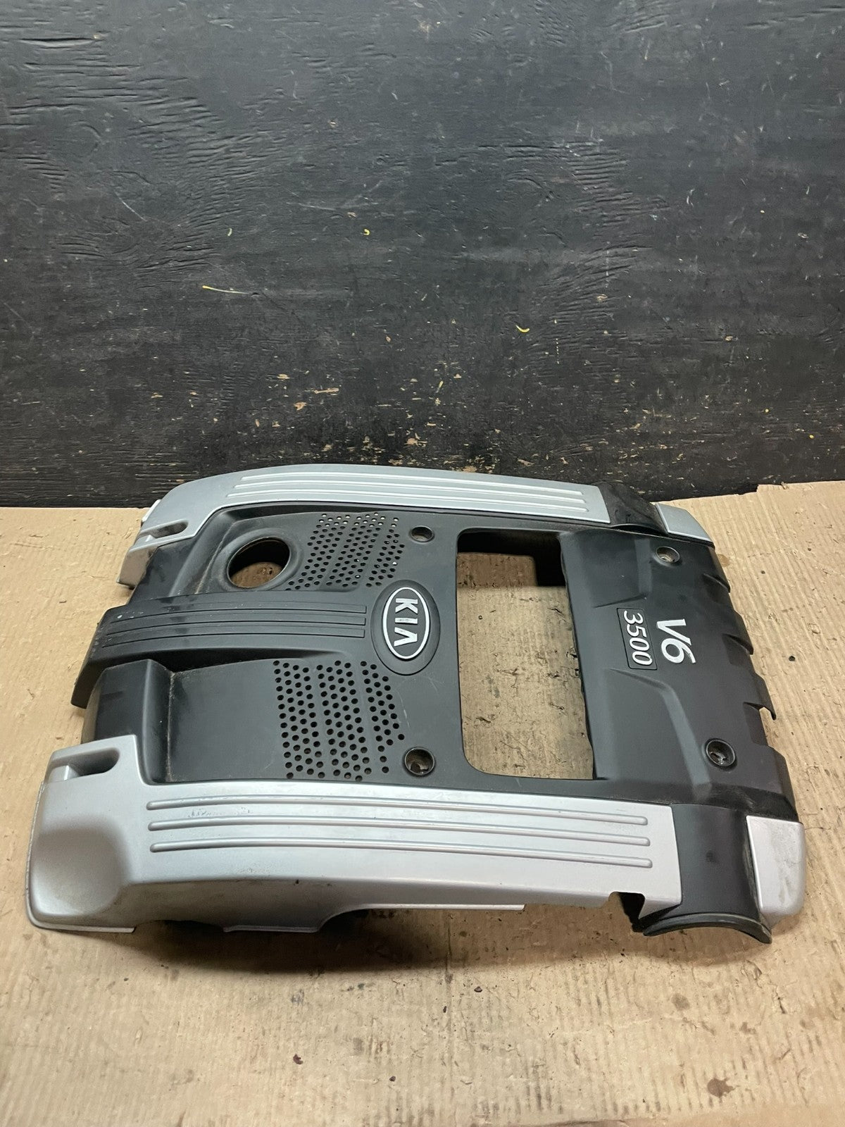 2004 2005 2006 Kia Amanti 3.5L Engine Motor Cover V6 V6822 DG2