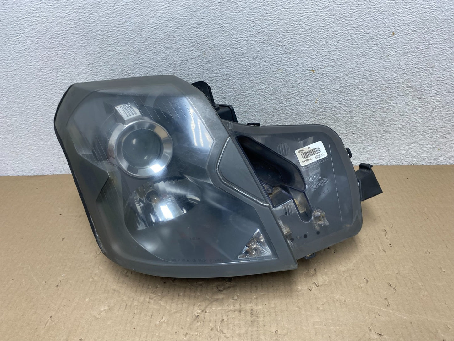 2003 to 2007 Cadillac CTS Right Passenger RH Halogen Headlight AG5931 DW0