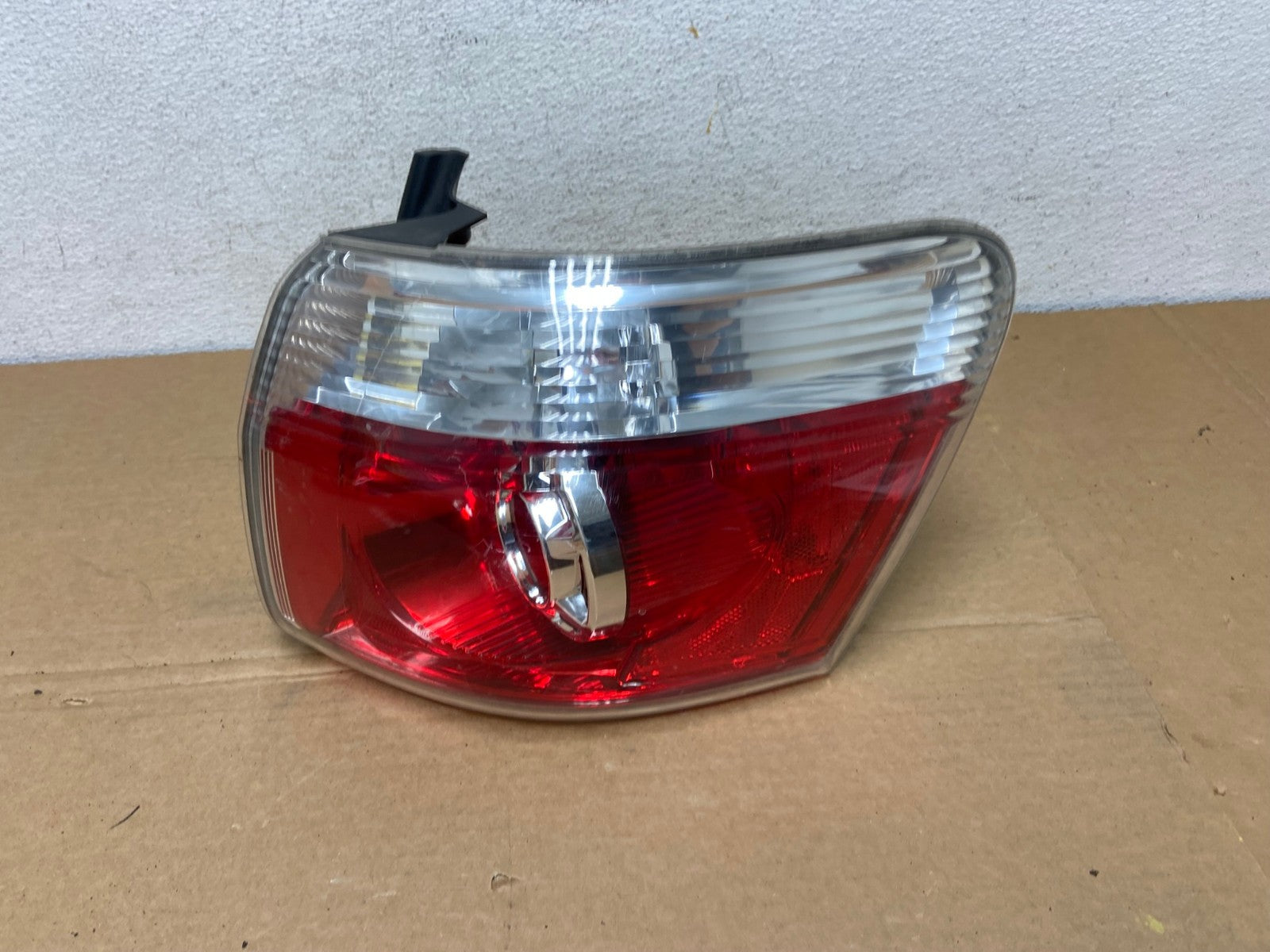 2007 to 2012 GMC Acadia Halogen Tail Light Right Passenger RH Side AD3779 LK0