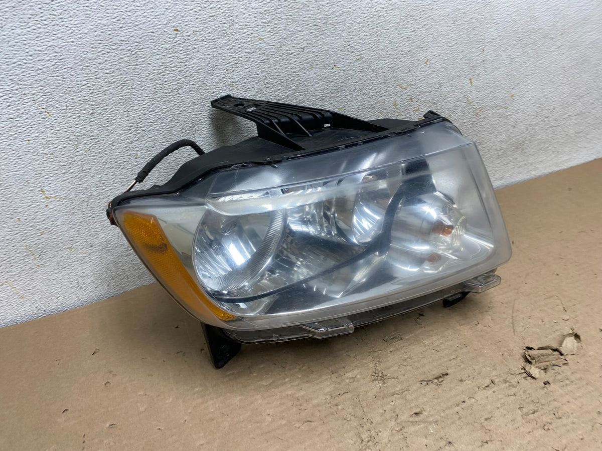 2011-2013 Jeep Grand Cherokee Right Passenger Halogen Headlight AI1143 DW2
